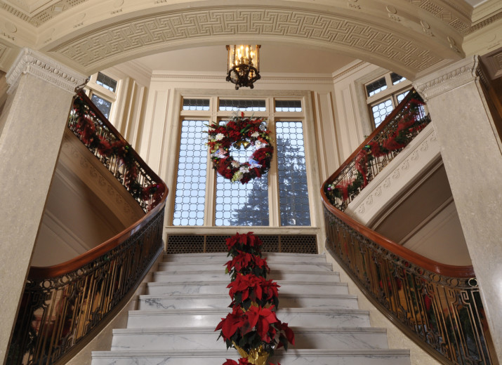 Critters Make Merry at Pittock Mansion for Christmas - Portland Society ...